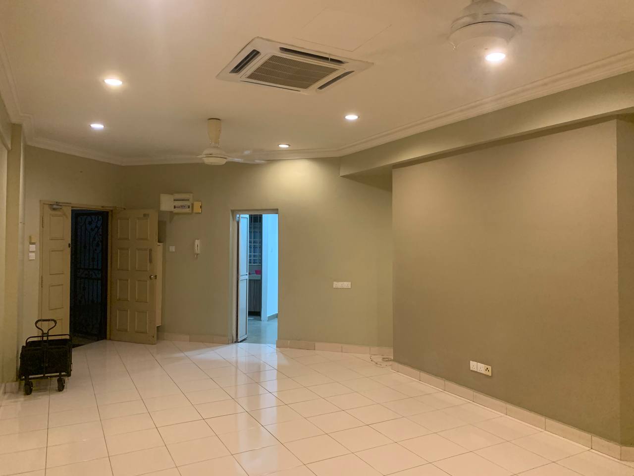 Low Level Villa Wangsamas Blok J Partly Furnish - photo 4