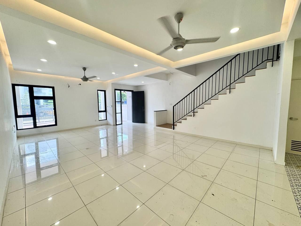 Double Storey Cahaya Alam Seksyen u12 - photo 7