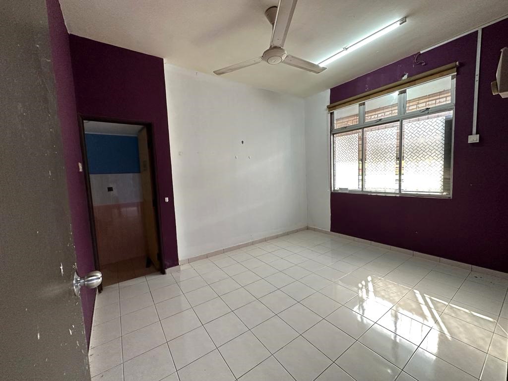 Townhouse Pinggiran Cempaka Ampang Groundfloor - photo 4