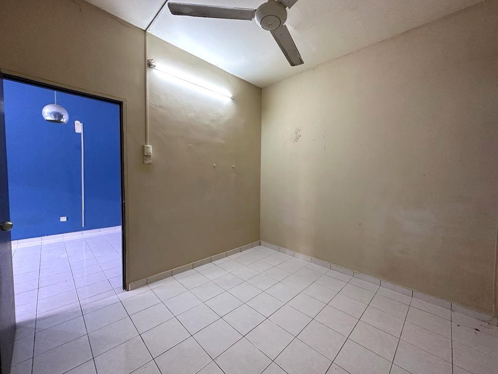 Townhouse Pinggiran Cempaka Ampang Groundfloor - photo 11
