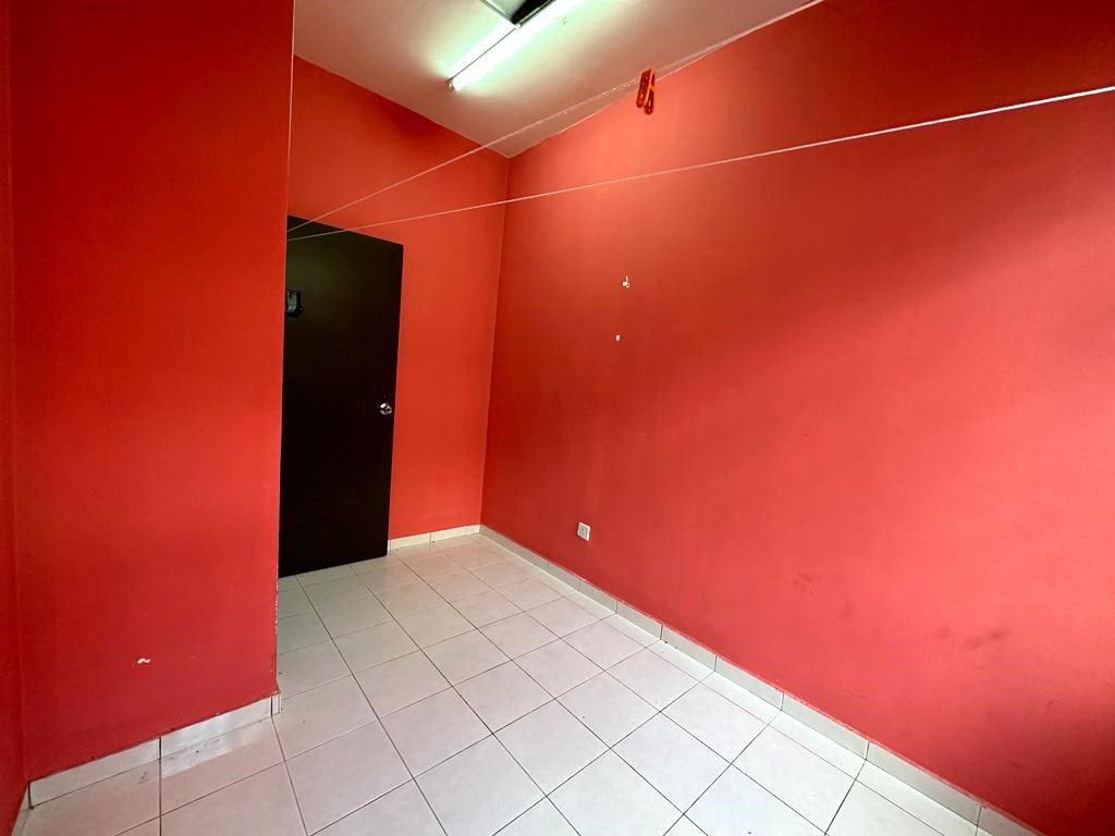 Townhouse Pinggiran Cempaka Ampang Groundfloor - photo 12