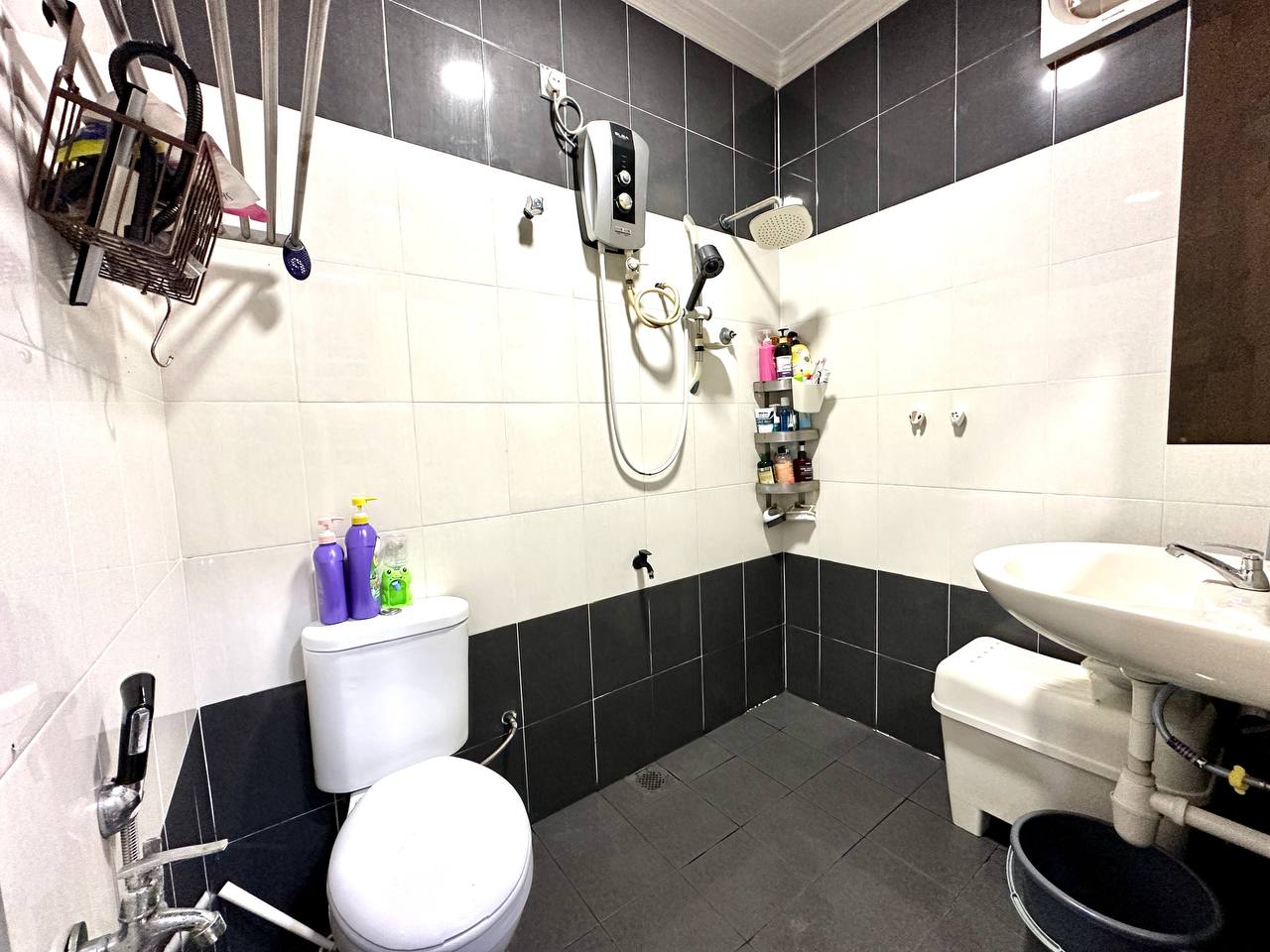 Single Storey Seksyen 11 Shah Alam Partly Furnish - photo 5