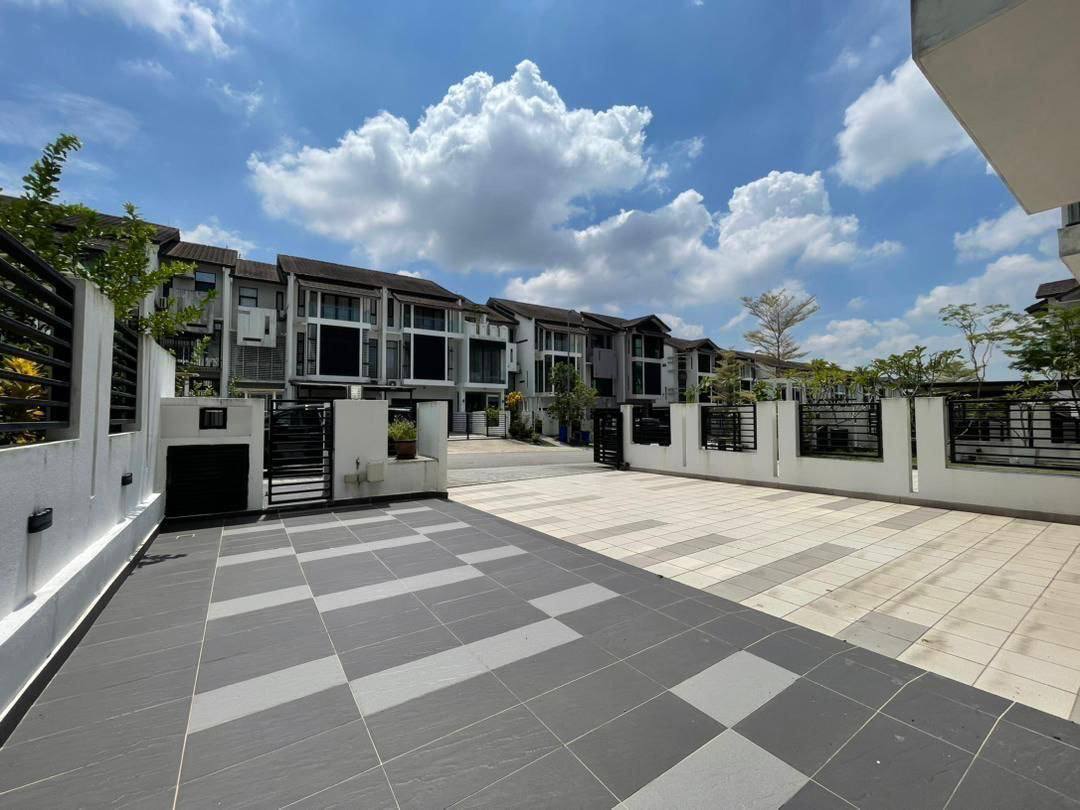 Triple Storey Superlink Maple Denai Alam - photo 3