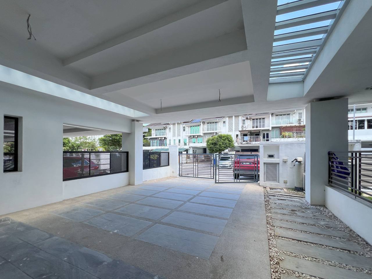 Three Storey Serissa Denai Alam Unfurnished - photo 3