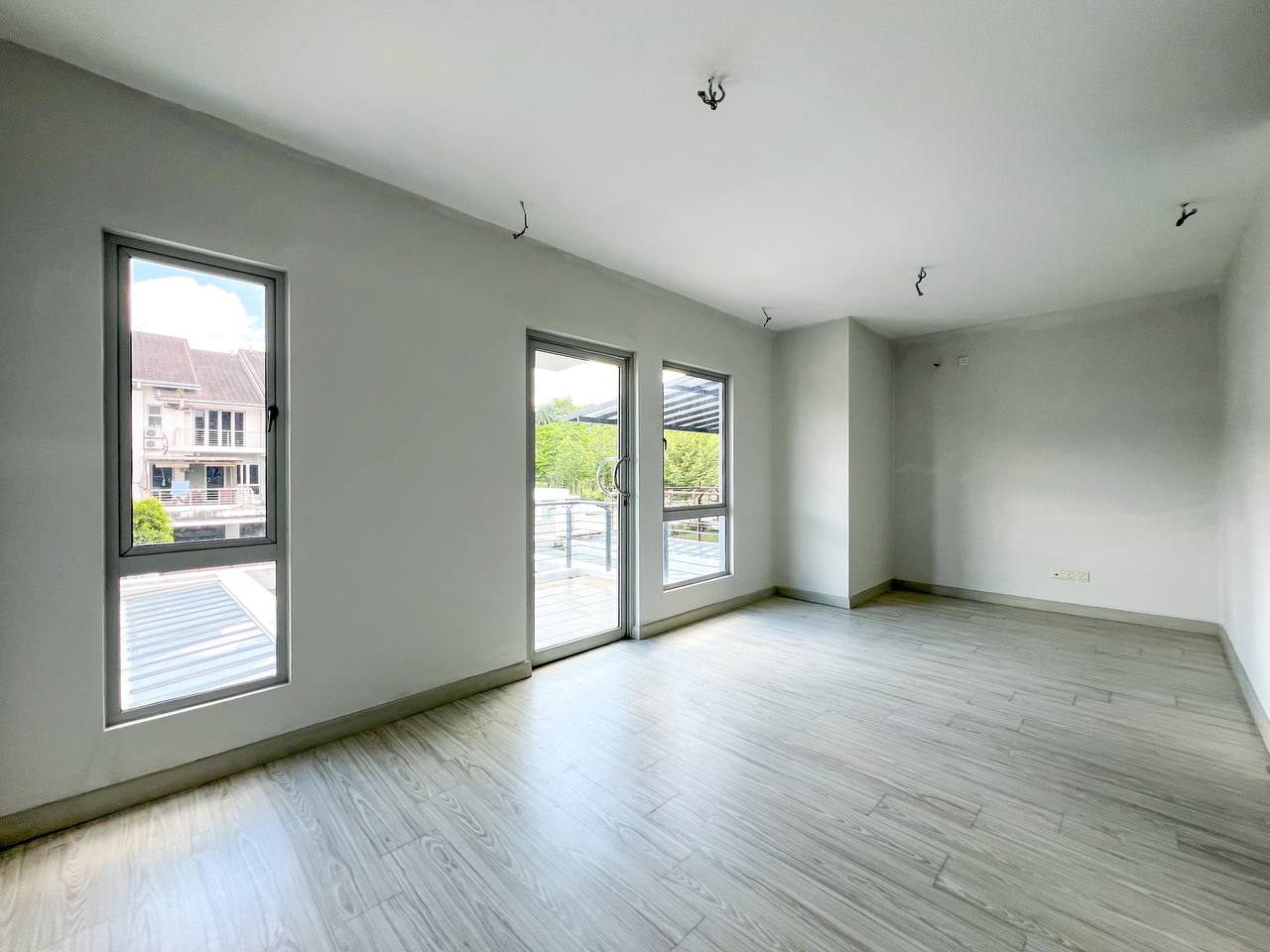 Three Storey Serissa Denai Alam Unfurnished - photo 11