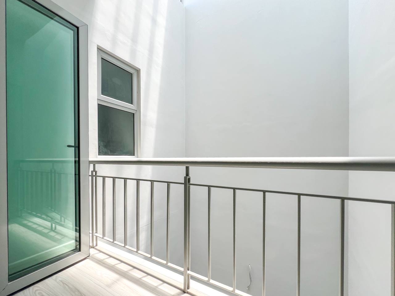Three Storey Serissa Denai Alam Unfurnished - photo 12