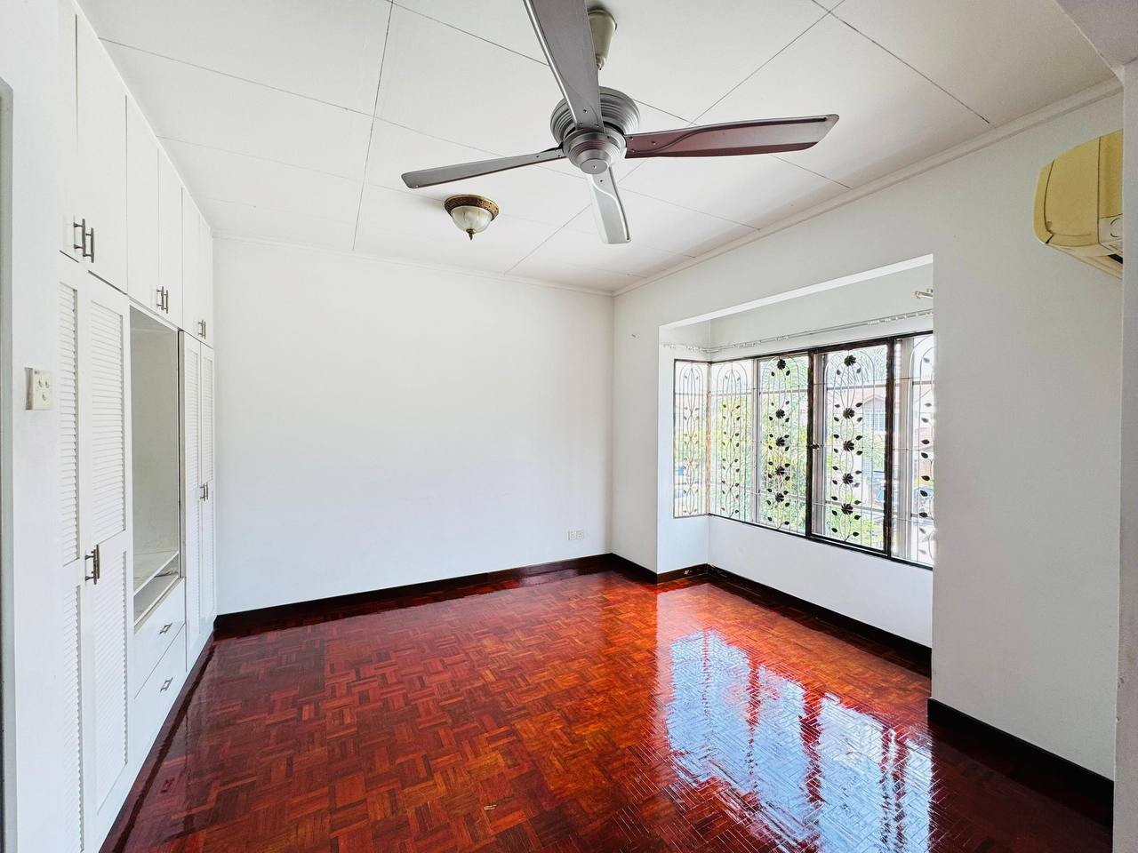 Double Storey Jalan Nova Subang Bestari - photo 11