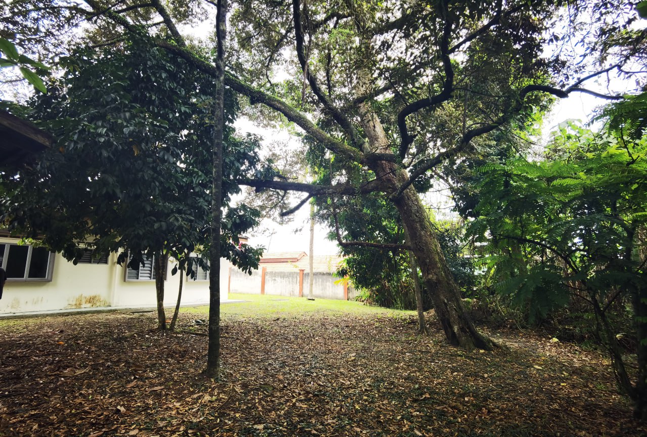 Banglo Setingkat partly Furnish Sg Besi Desa Tasik - photo 11