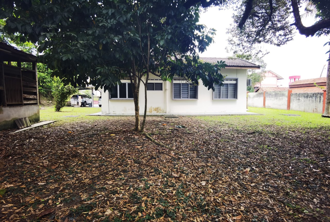 Banglo Setingkat partly Furnish Sg Besi Desa Tasik - photo 12
