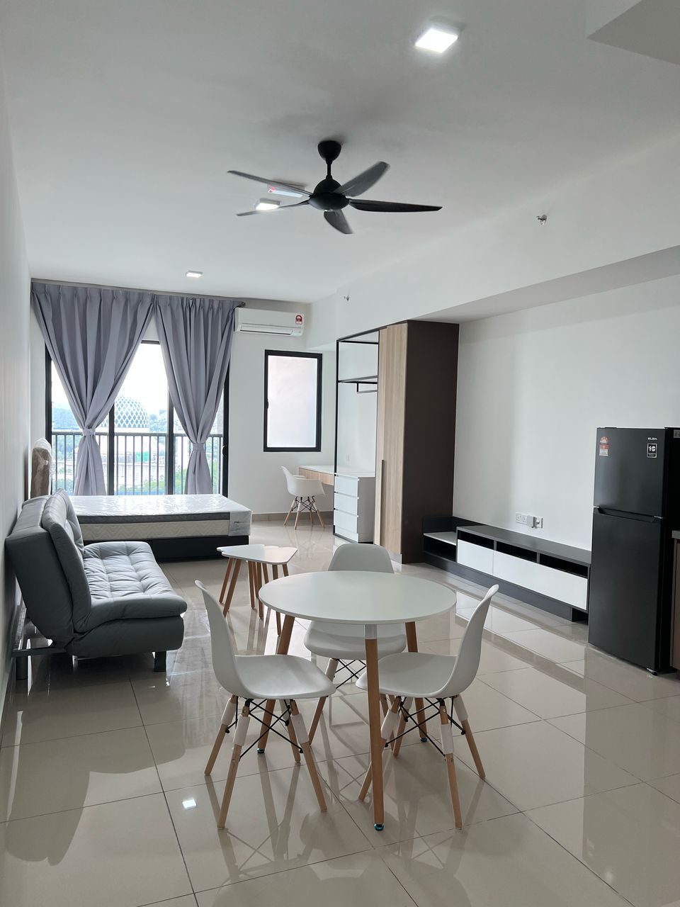 Studio Unit For Rent ...