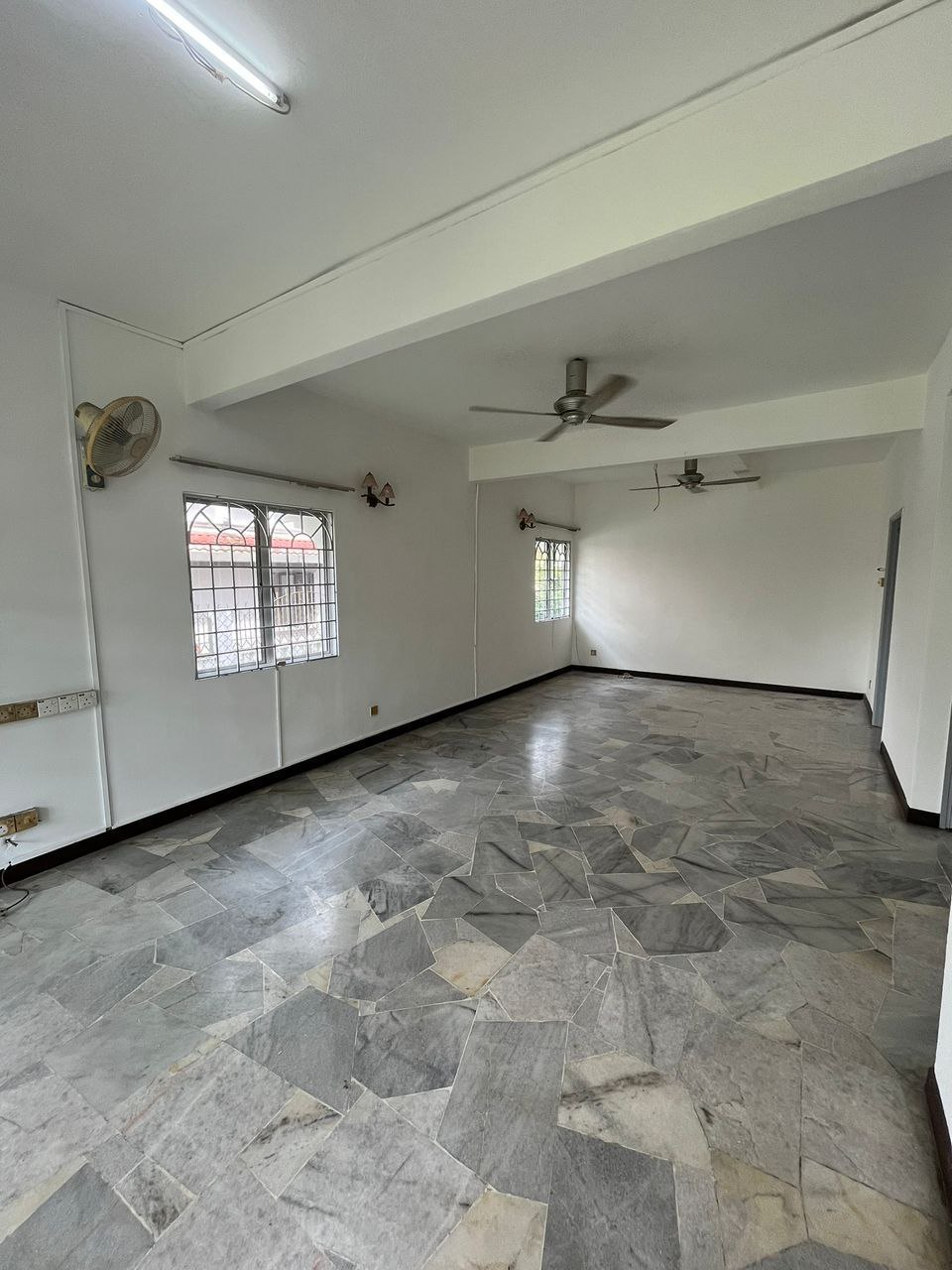 Endlot Usj 4 Subang Jaya Partly Furnish - photo 8