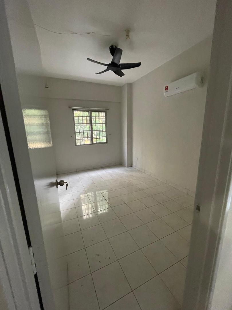 Low Floor Pelangi Damansara Persiaran Surian Kota - photo 4