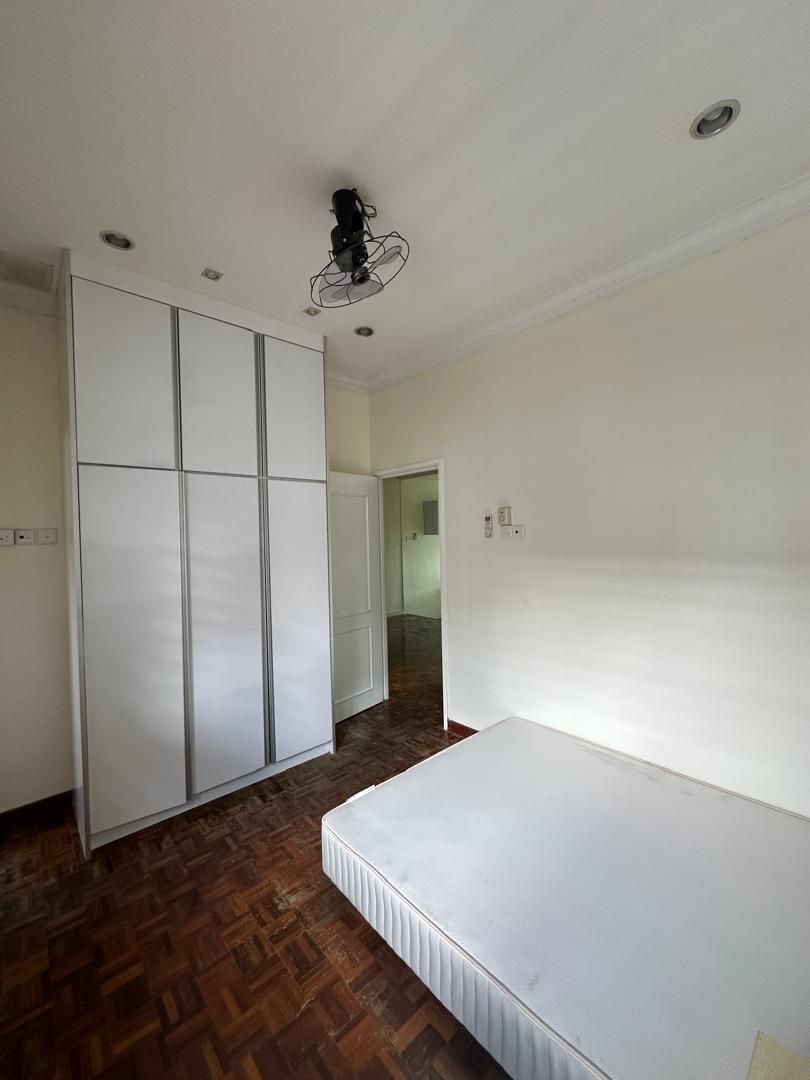 Double Storey Terrace Usj 22 Partly Furnish - photo 5