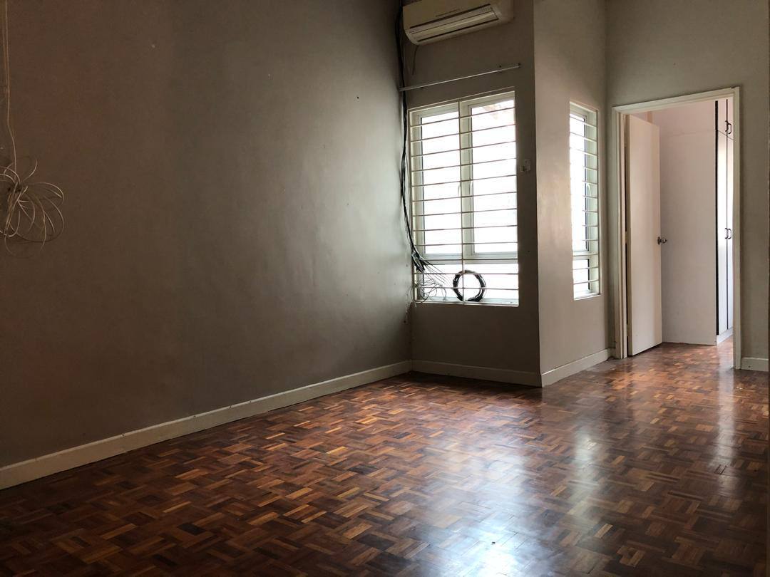 Two half Storey Tama ...