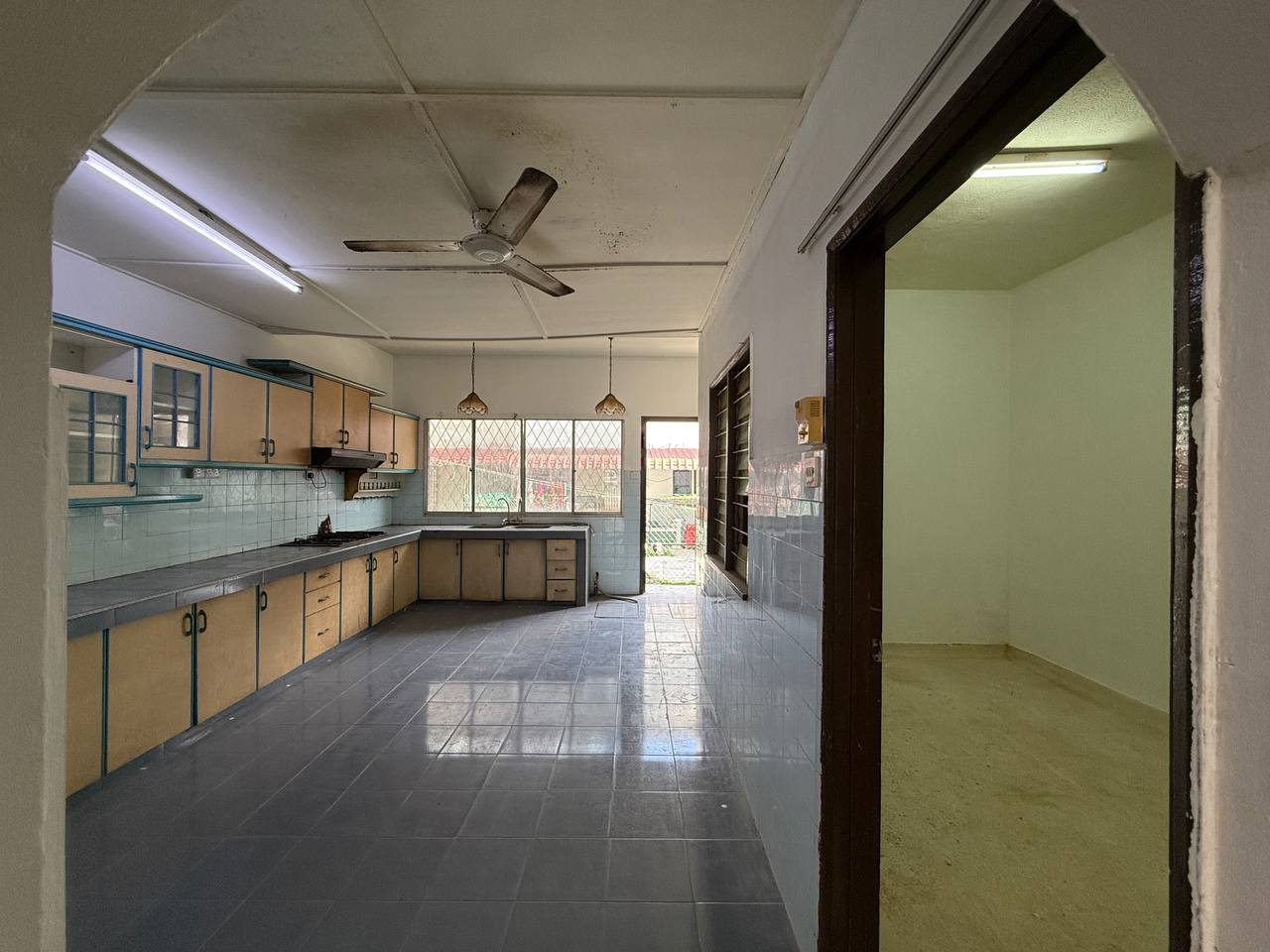 Double Storey Taman Sri Watan Ampang - photo 6