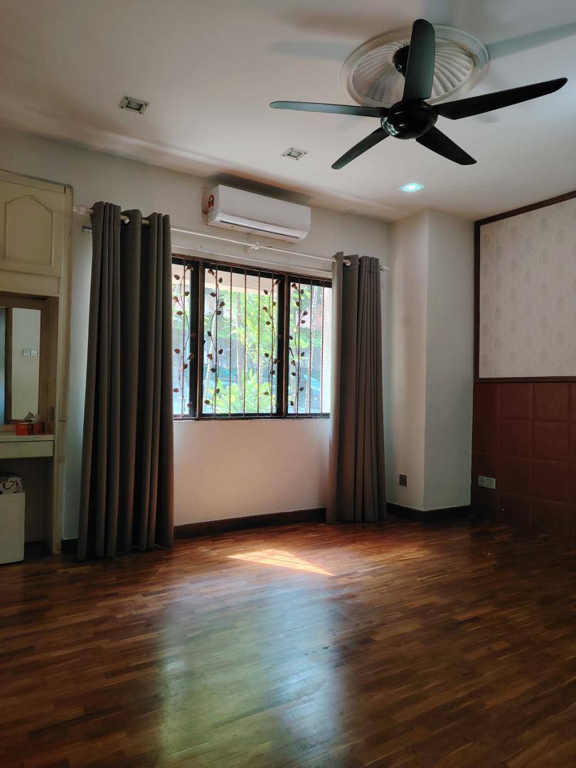Groundfloor Partly Furnish Kiara Park Garden View - photo 3