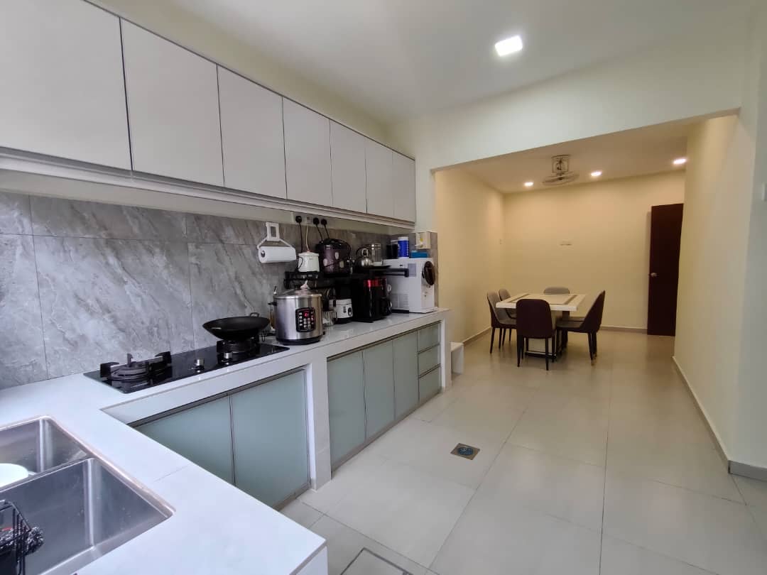 Easy Access Corner Lot Double Storey SS14 Subang J - photo 5