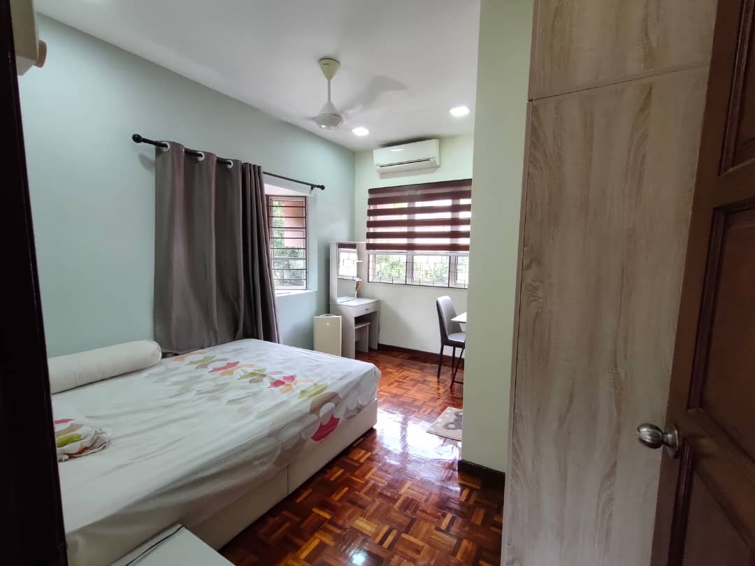 Easy Access Corner Lot Double Storey SS14 Subang J - photo 8