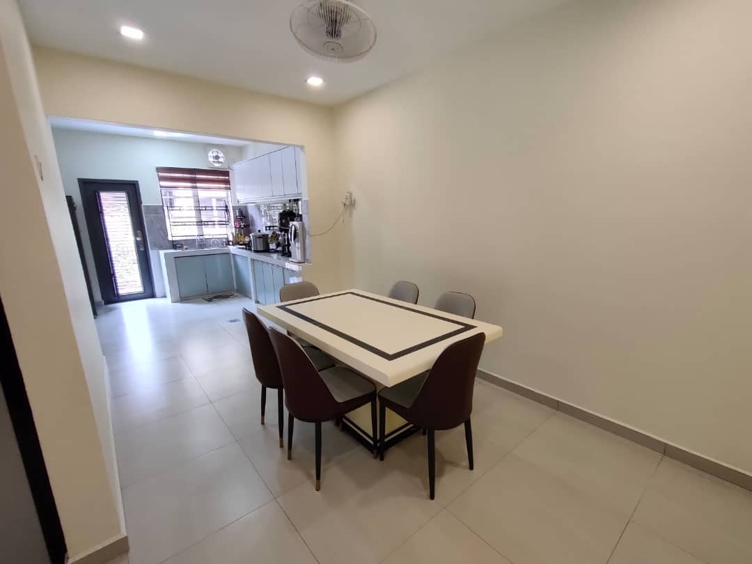 Easy Access Corner Lot Double Storey SS14 Subang J - photo 12