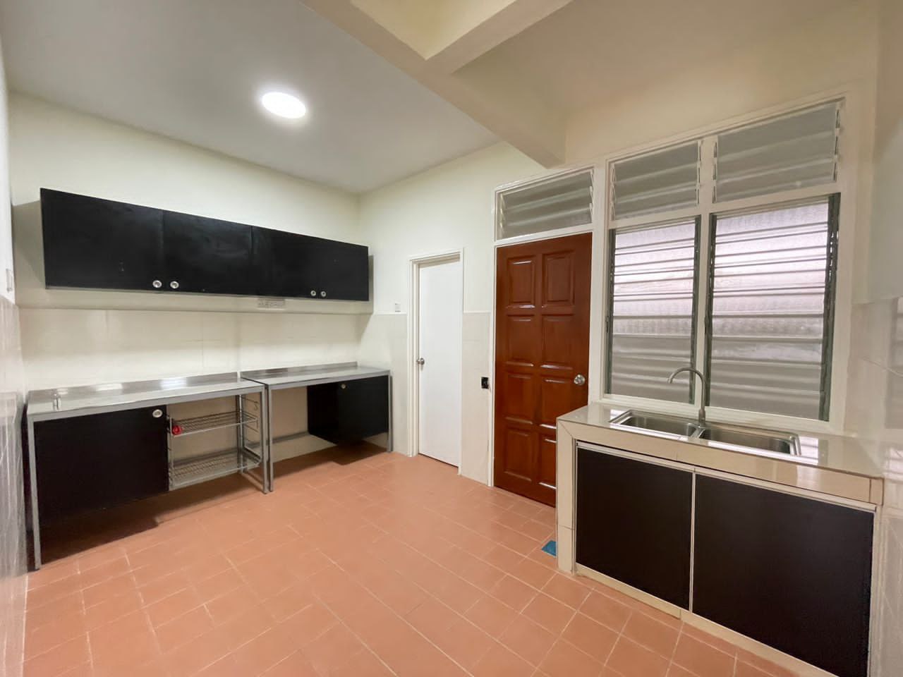 Double Storey Taman Ukay Bestari Intermediate - photo 2