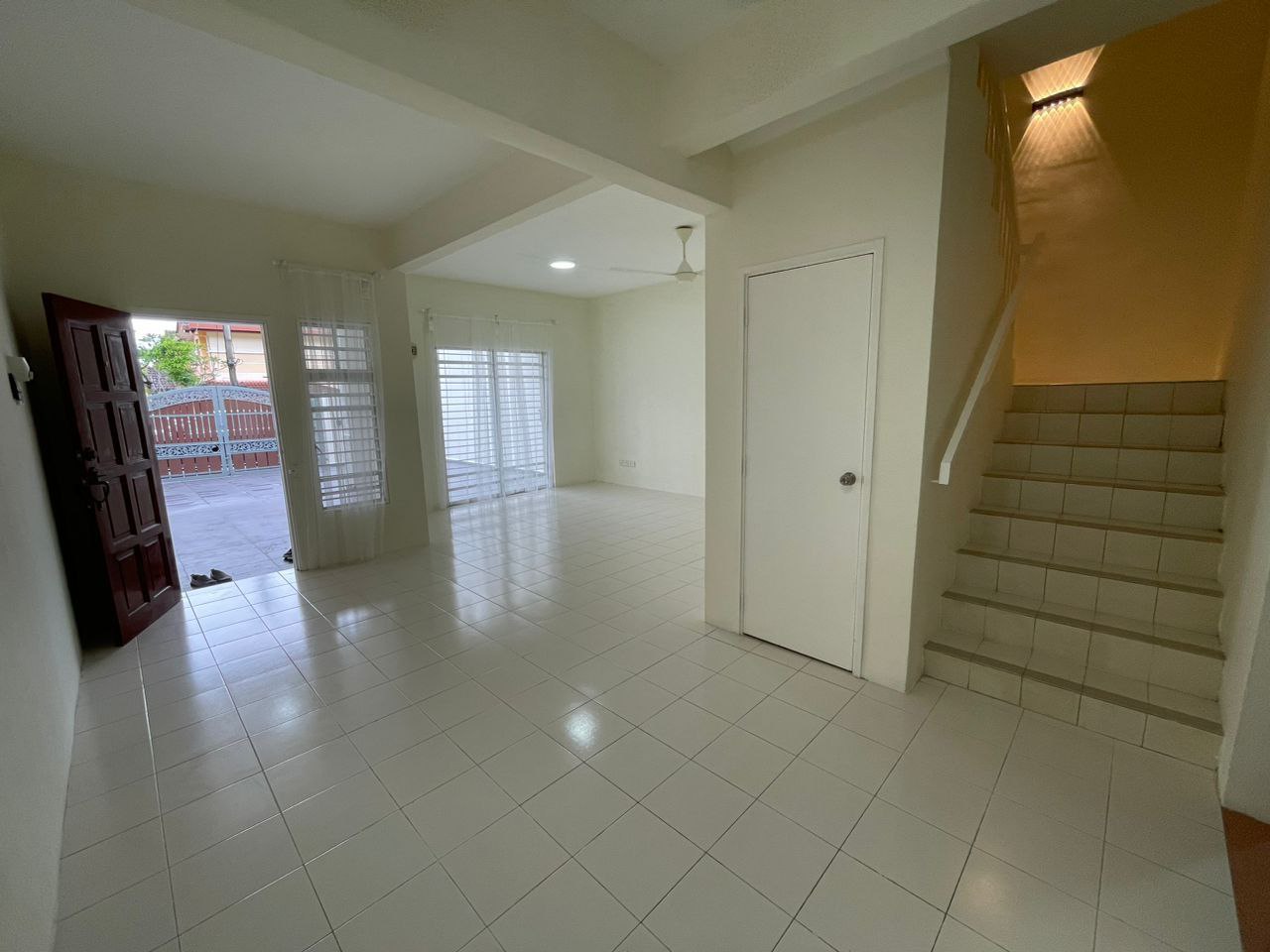 Double Storey Taman Ukay Bestari Intermediate - photo 5