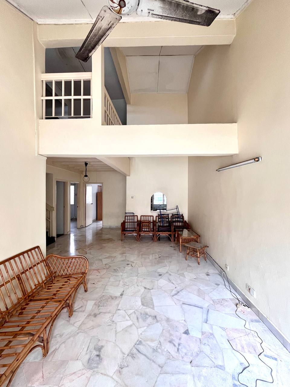 One Half storey Usj 2 Intermediate - photo 2