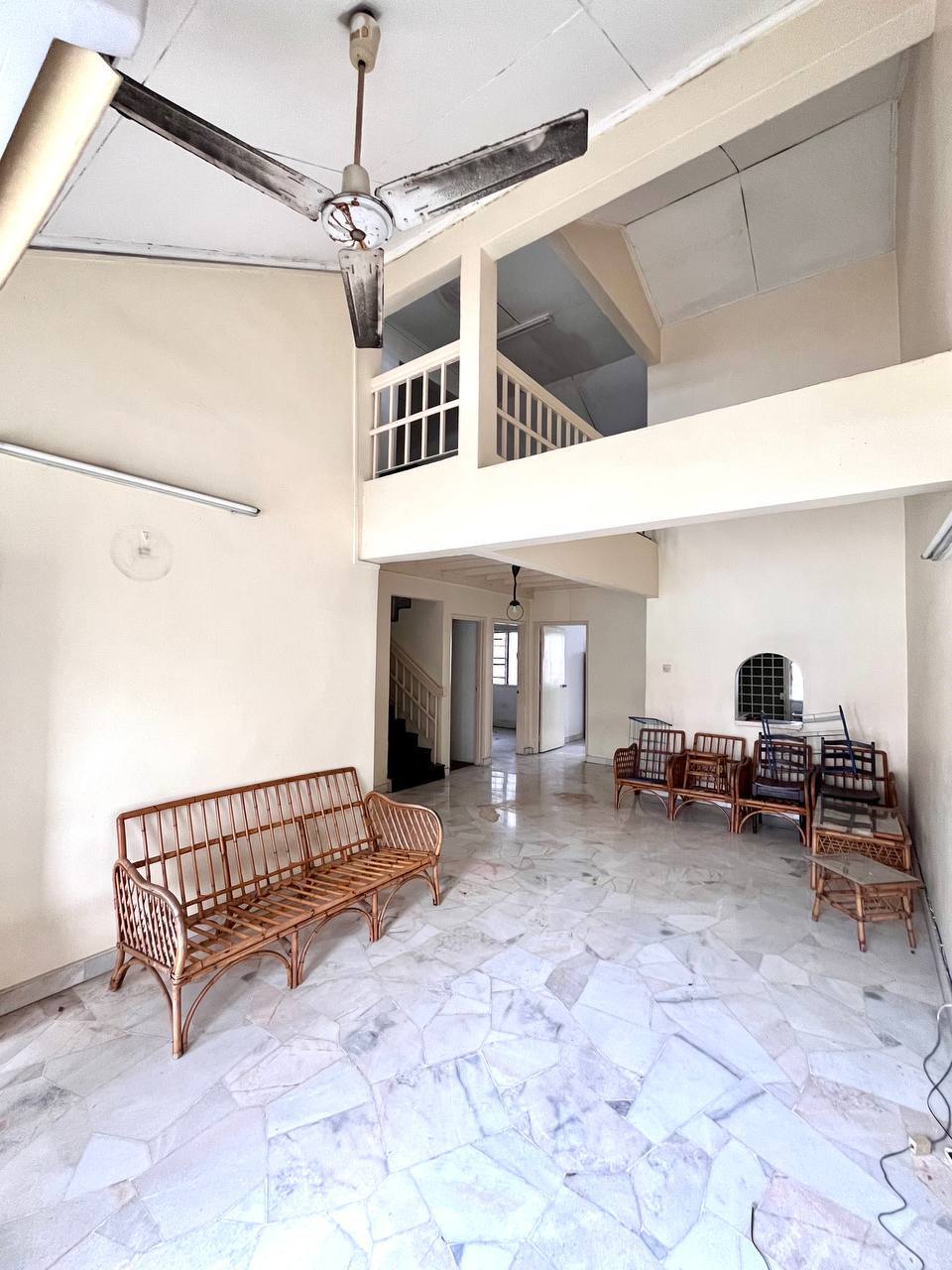 One Half storey Usj 2 Intermediate - photo 3