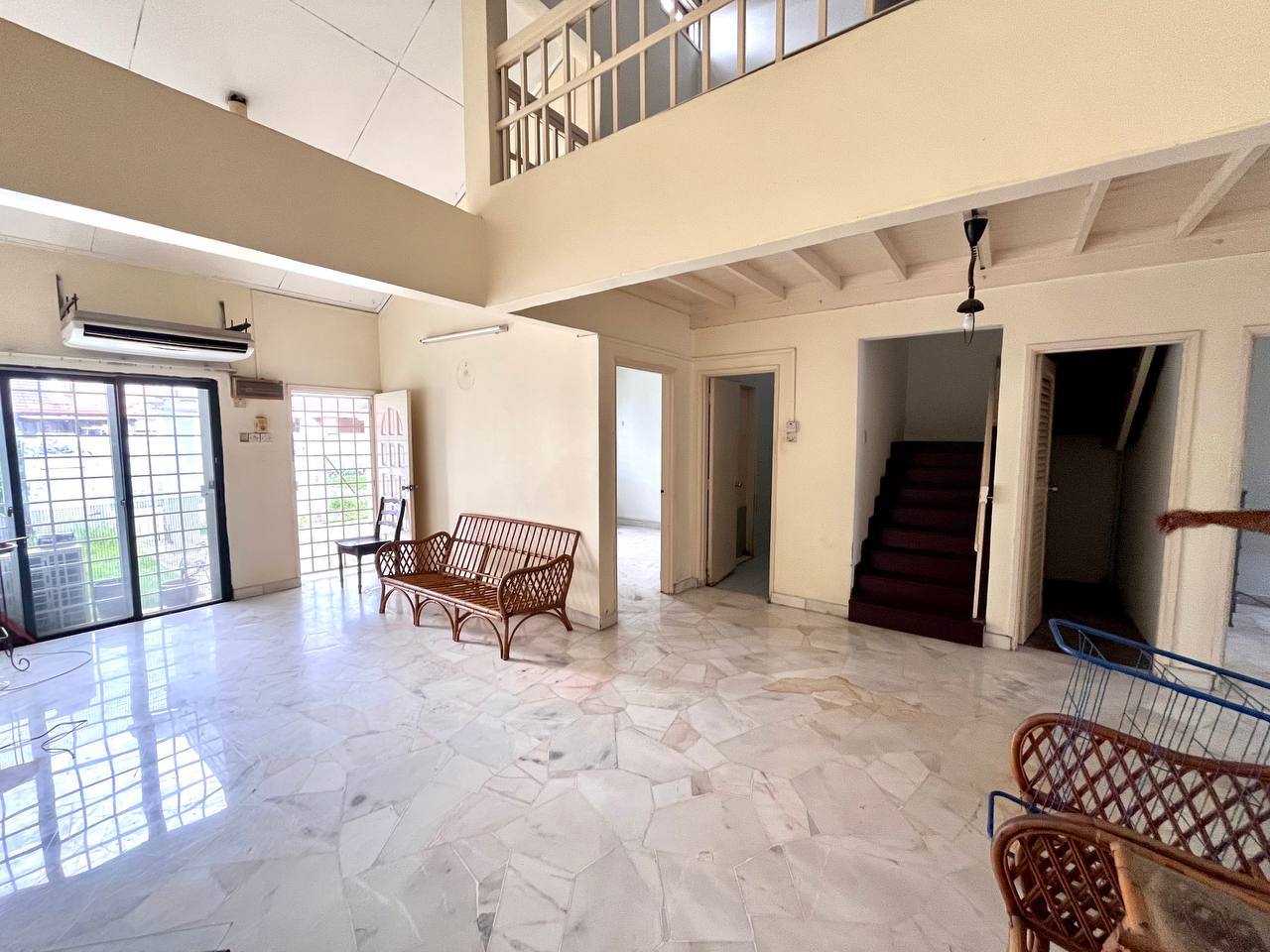 One Half storey Usj 2 Intermediate - photo 4