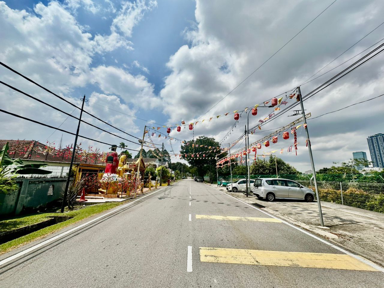 Single Storey Bungalow Kg Tunku - photo 2