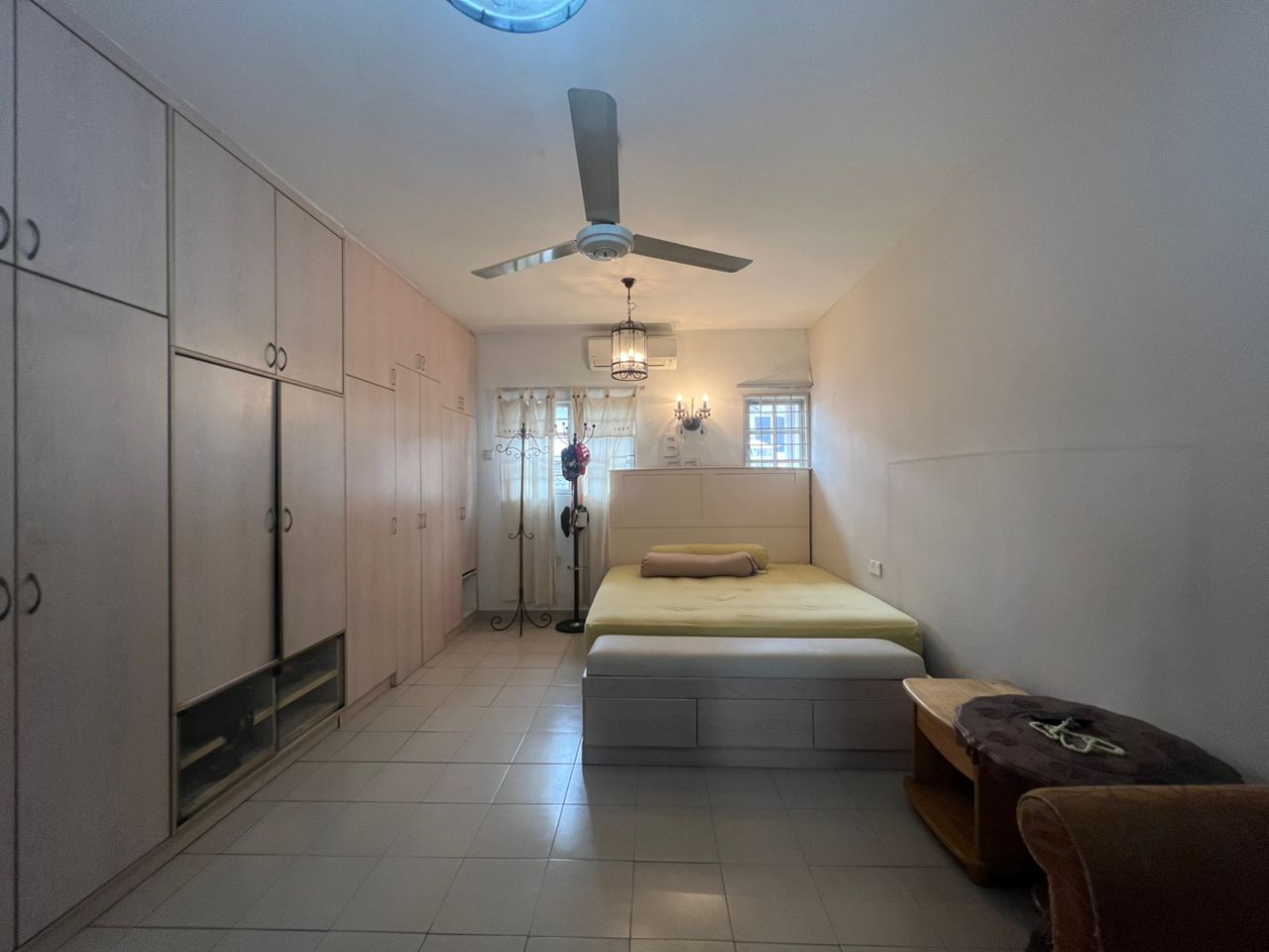 One Half Storey Corner Usj 6 Partly Furnish - photo 3