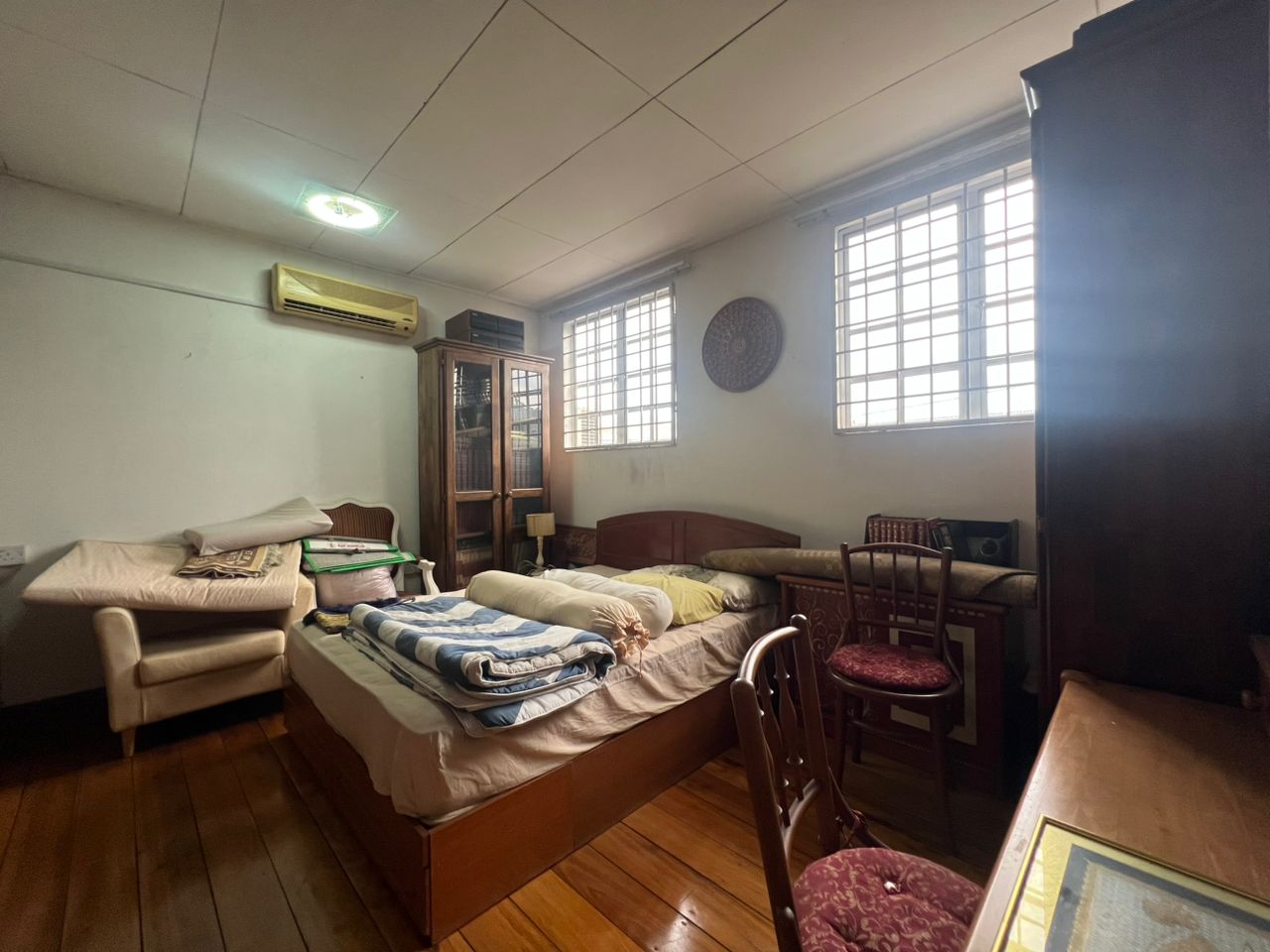One Half Storey Corner Usj 6 Partly Furnish - photo 5
