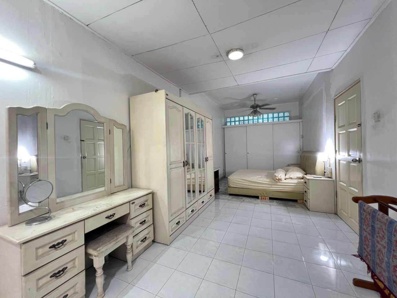 One Half Storey Corner Usj 6 Partly Furnish - photo 12