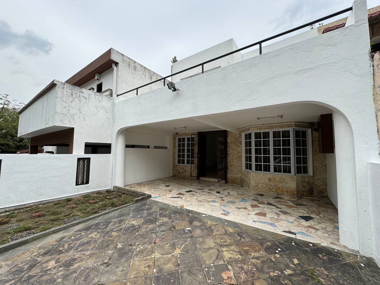Double Storey Ss 12 Subang Jaya Renovated - photo 2