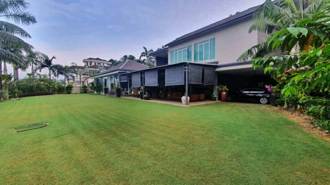 VERY BEAUTIFUL 2 Storey Bungalow KGSAAS Seksyen 13 - photo 9