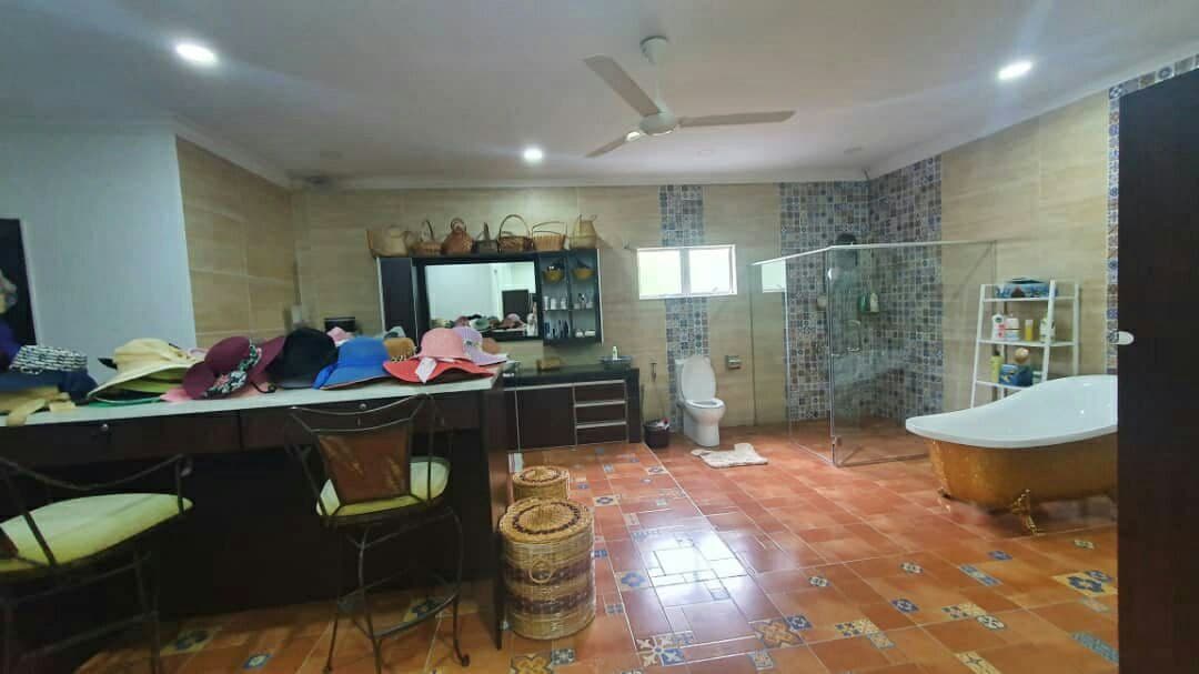 VERY BEAUTIFUL 2 Storey Bungalow KGSAAS Seksyen 13 - photo 10