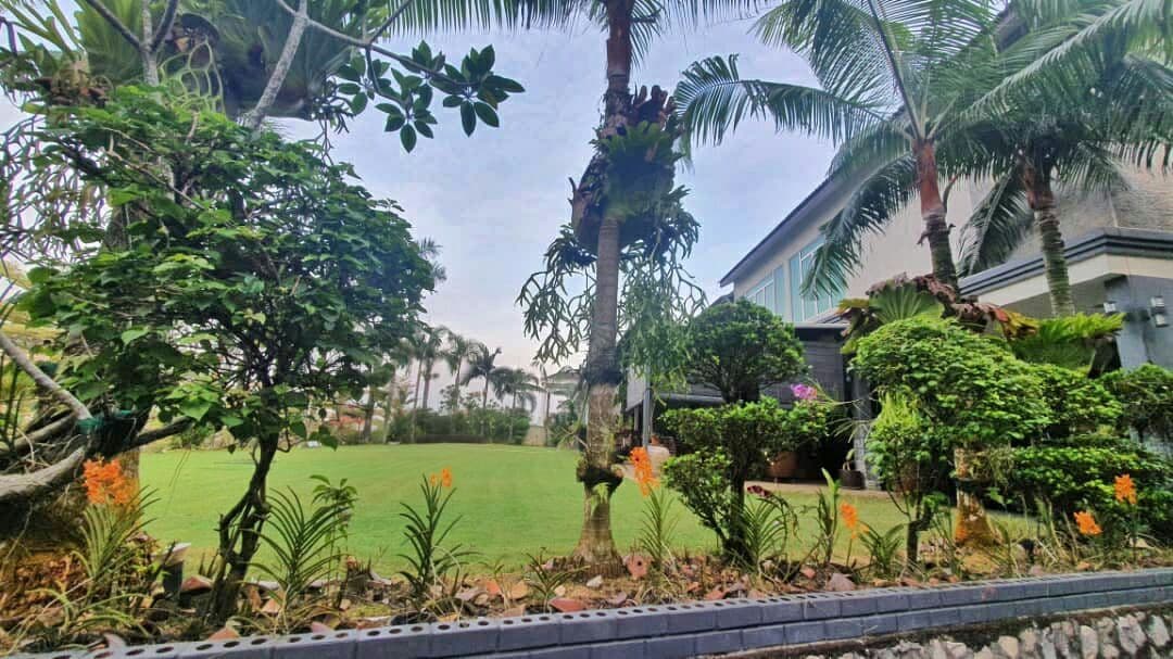 VERY BEAUTIFUL 2 Storey Bungalow KGSAAS Seksyen 13 - photo 12