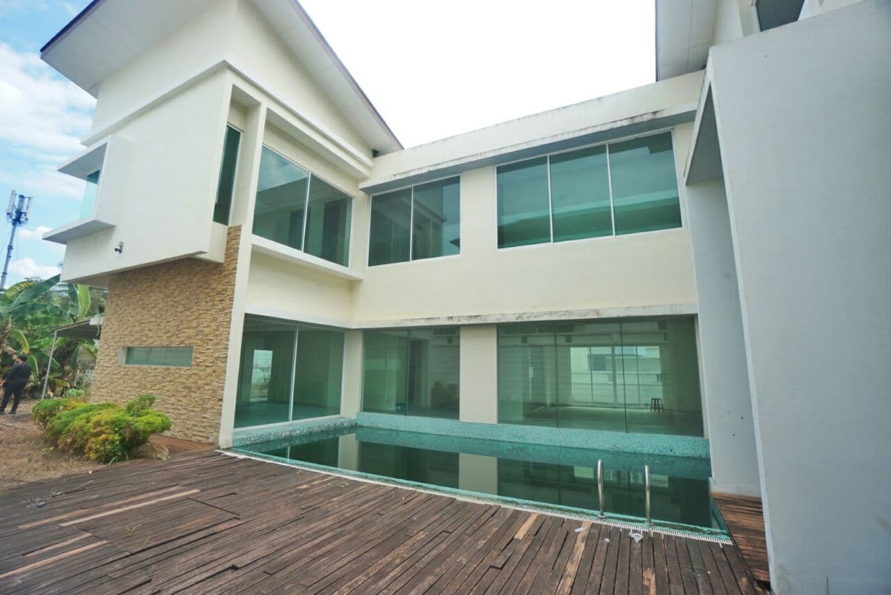 GATED GUARDED 2 Storey Bungalow Seksyen 7 - photo 3