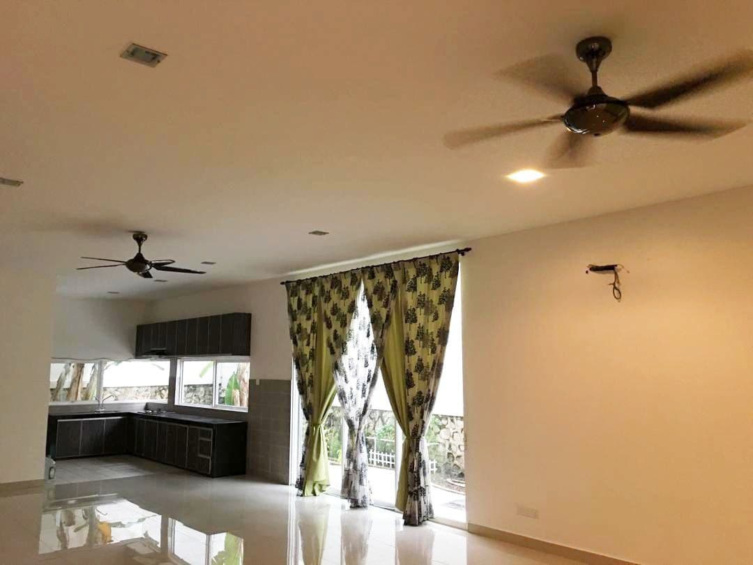 BEAUTIFUL 2 Storey Semi D Evergreen Garden Residen - photo 2