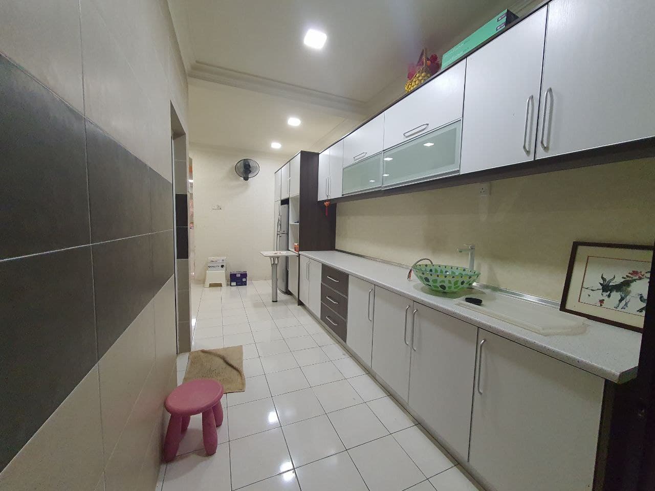 RENOVATED FACING OPEN 2 Storey Kajang Perdana - photo 5