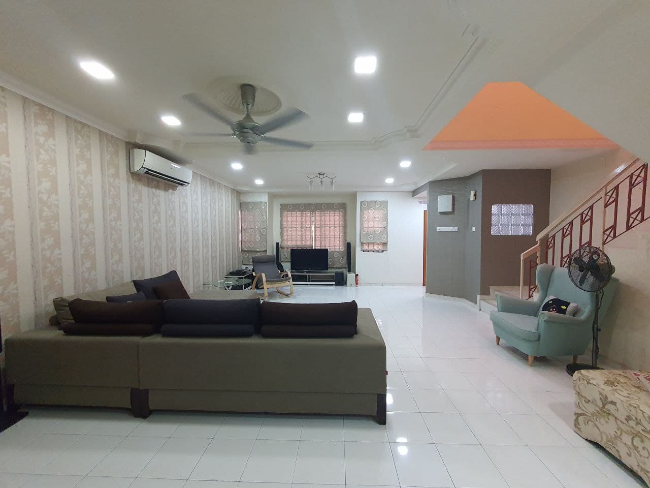 RENOVATED FACING OPEN 2 Storey Kajang Perdana - photo 8