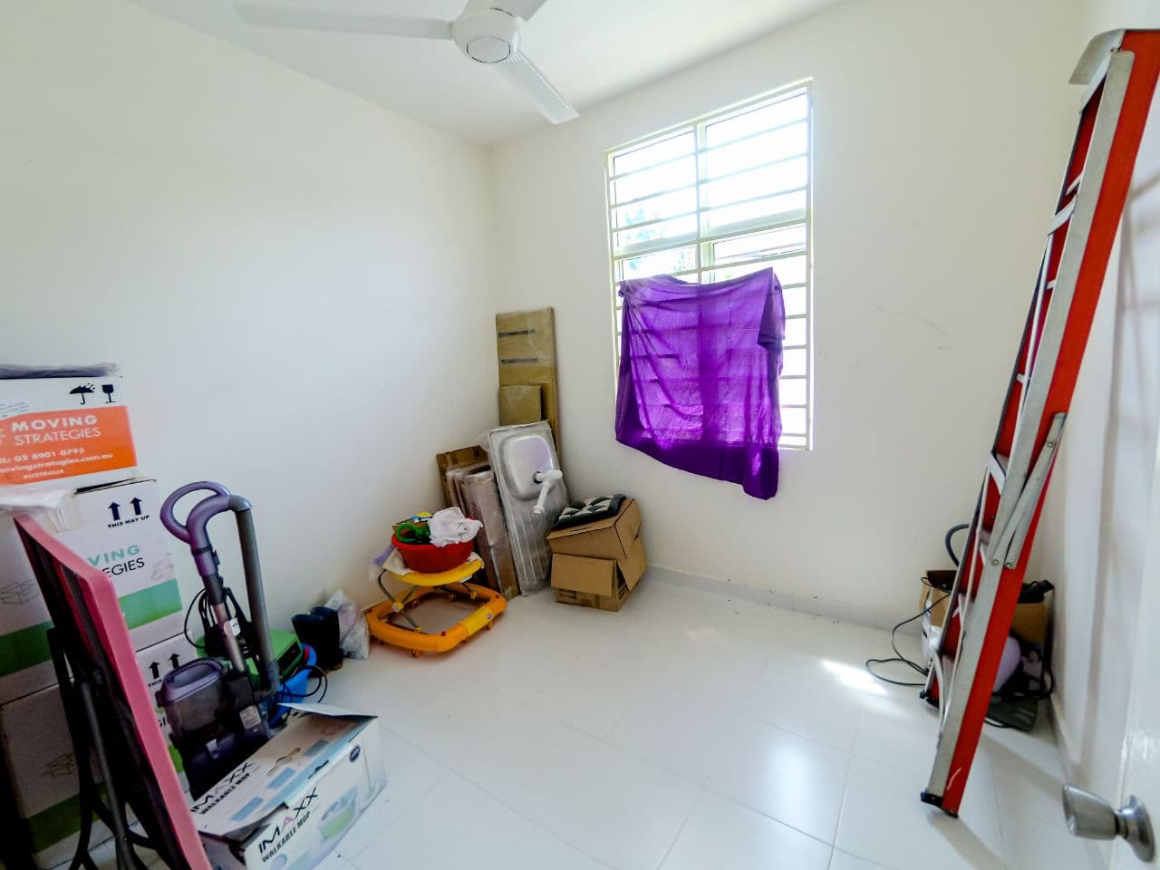 FACING OPEN 1 Storey Bungalow Mahkota Hills Lengge - photo 4