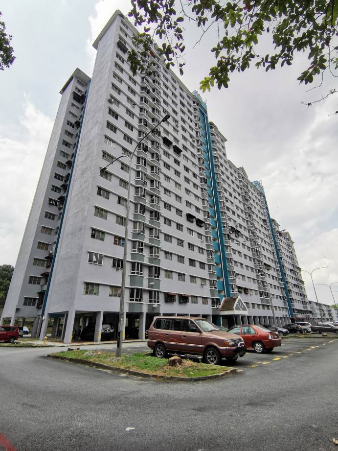 WELL MAINTAINED Block 21 Taman Bukit Angkasa - photo 5