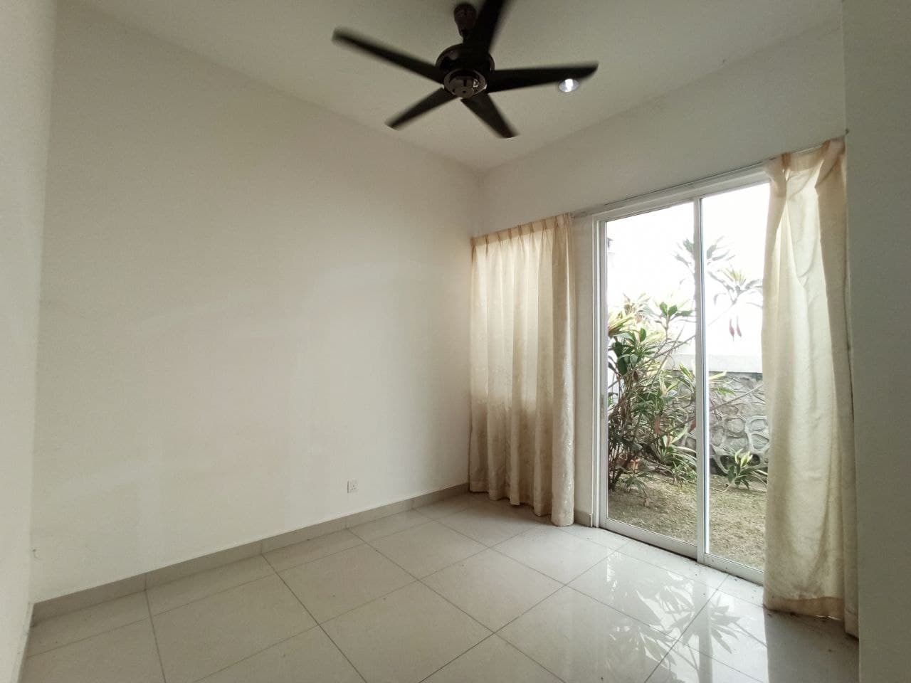 RENOVATED 2Storey SemiD Evergreen Garden Residence - photo 13