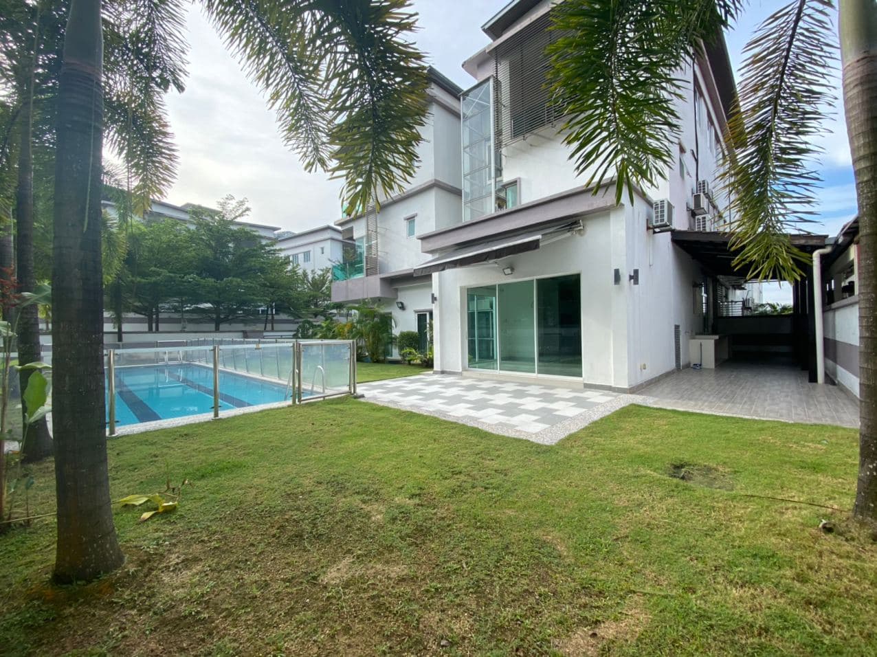 CORNER LOT 3 Storey Semi D Beverly Heights Ampang - photo 3