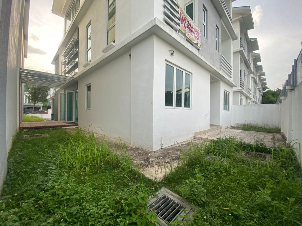 BEAUTIFUL 3 Storey Bungalow Damaisari Wangsa Melaw - photo 2