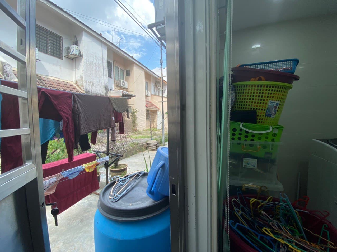 PARTIAL FURNISHED 2 Storey Taman Setiawangsa KL - photo 8