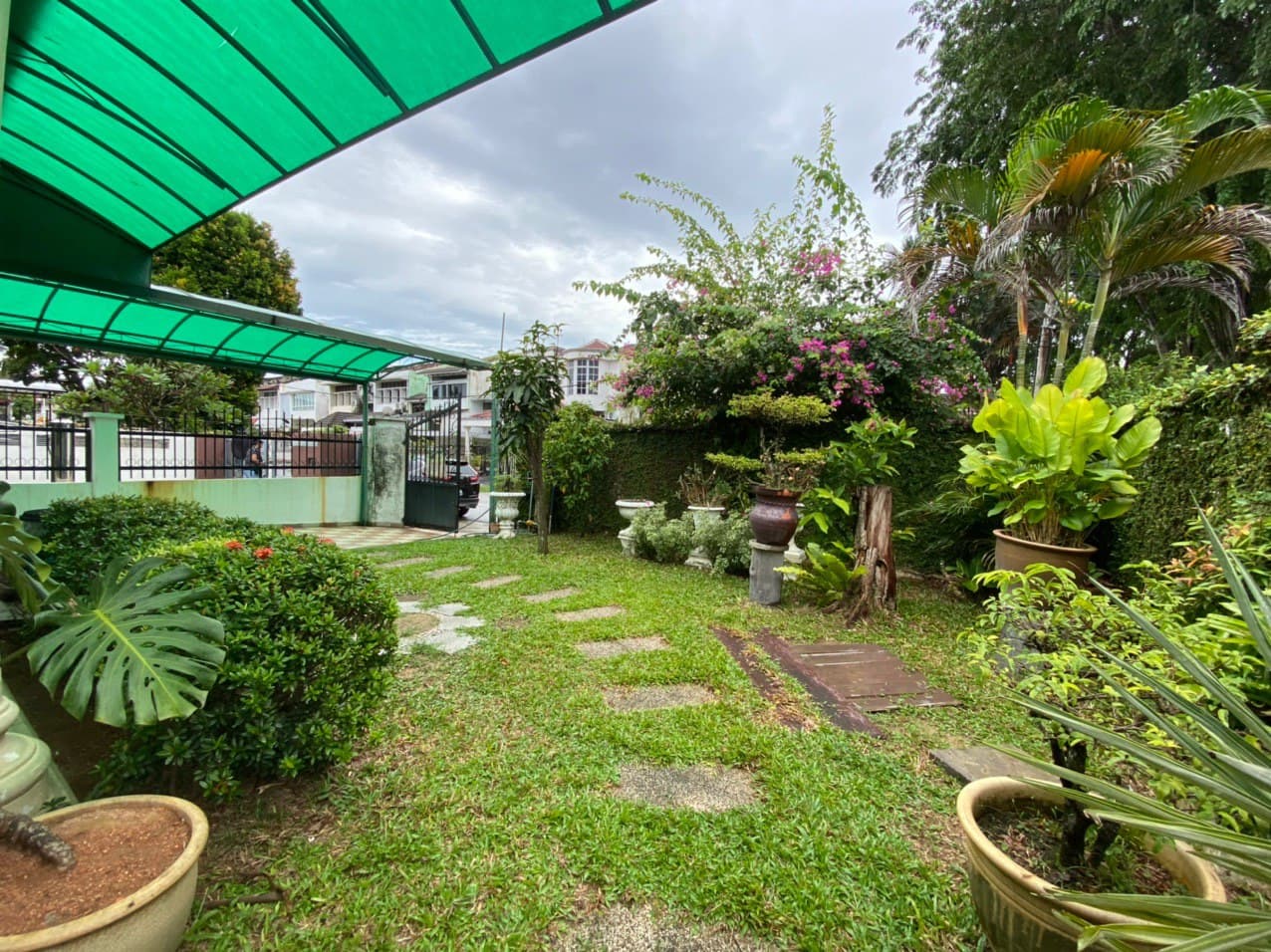 CORNER 2 Storey SS3 Kelana Jaya - photo 2