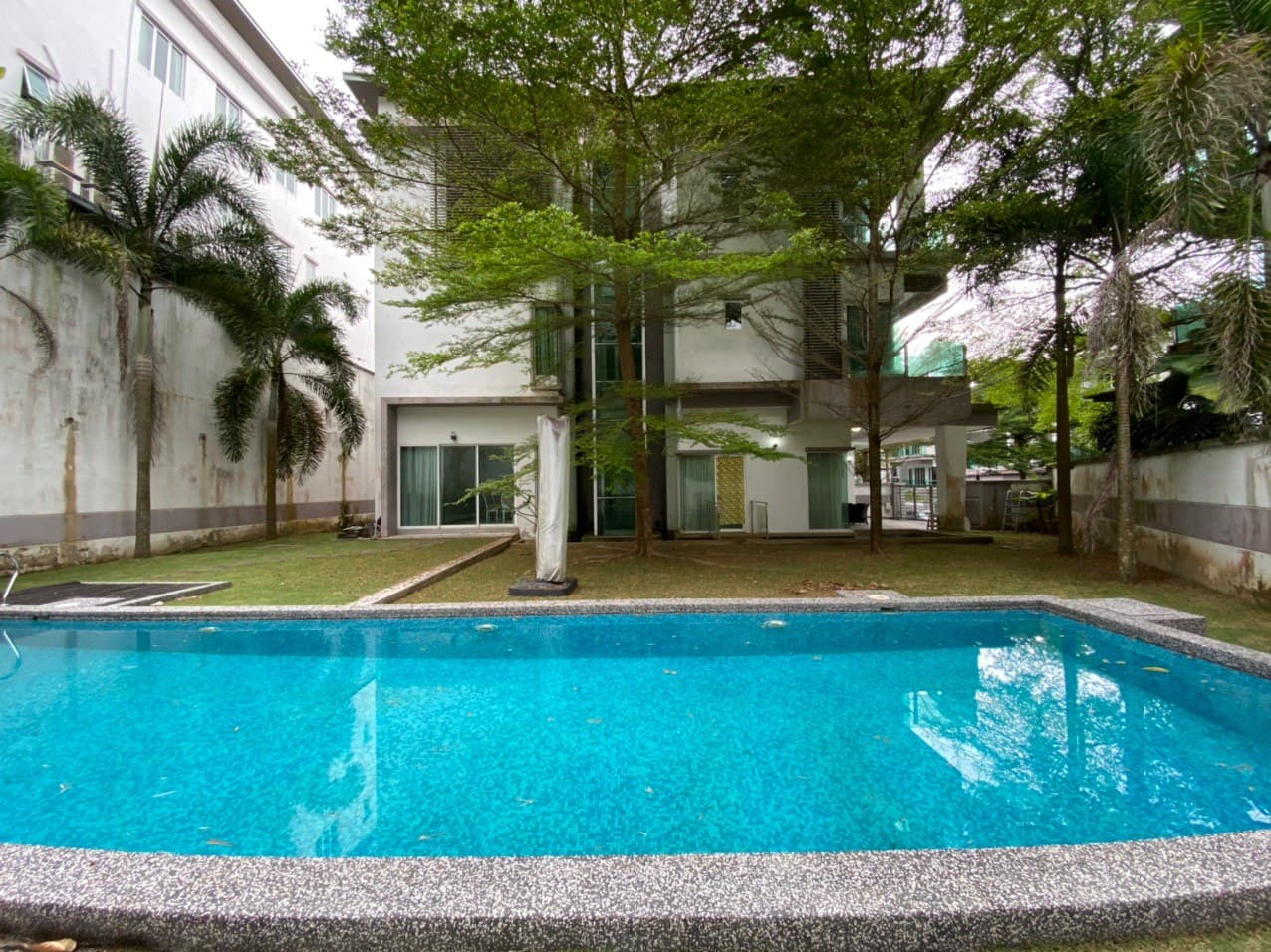 CORNER LOT 3 Storey Semi D Beverly Heights Ampang - photo 2