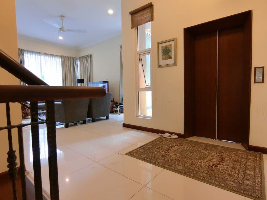 PARTIAL FURNISHED 3 Half Storey Semi D Beverly Hei - photo 4