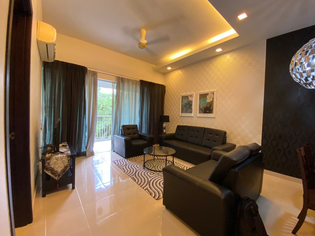 WELL MAINTAINED Riana Green East Condominium - photo 2